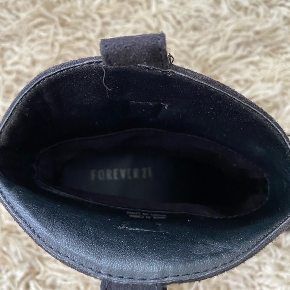 Forever 21 Faux Suede Fringe Ankle Boots Size 6 - Picture 9 of 9